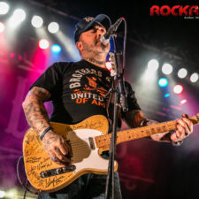 Aaron Lewis brings his “Sinner” tour through Kansas City