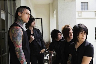 FALLING IN REVERSE RELEASE SECOND SINGLE “FASHIONABLY LATE”